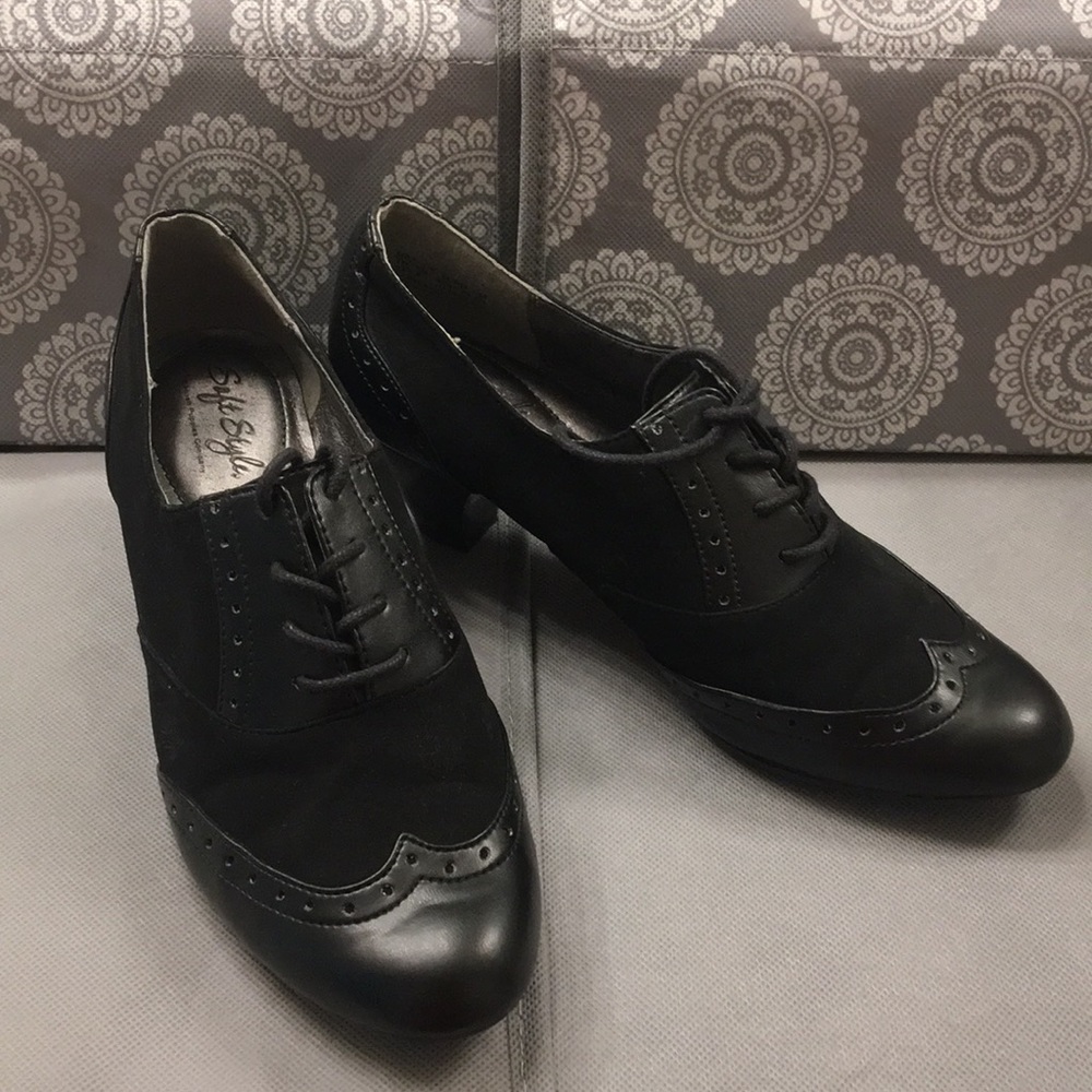 Soft style Hushpuppies 7M